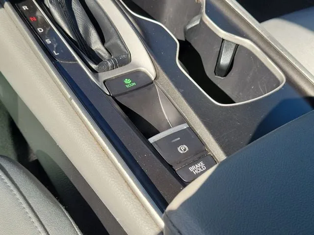 2019 Honda Accord LX photo 26