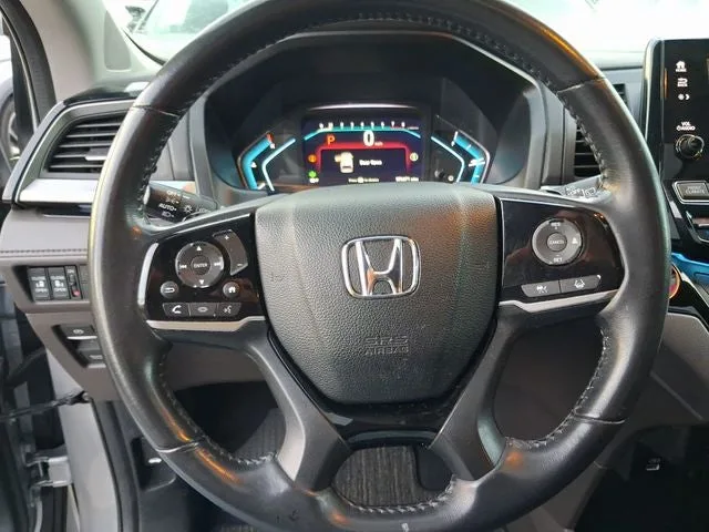 2022 Honda Odyssey Touring photo 16