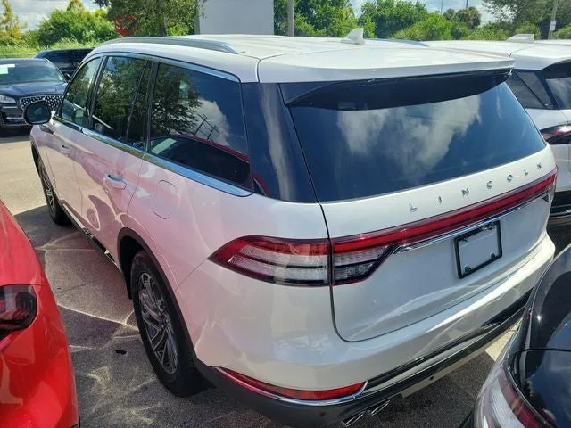 2024 Lincoln Aviator Premiere Premium photo 3