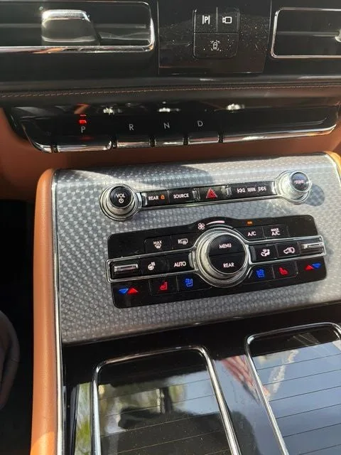 2023 Lincoln Aviator Black Label Premium photo 7