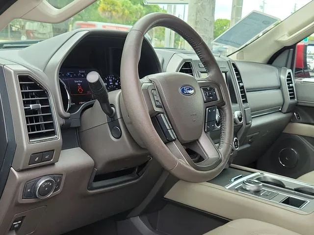 2020 Ford Expedition XLT photo 8