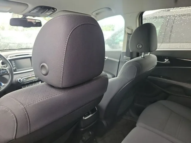 2019 Kia Sorento LX photo 12