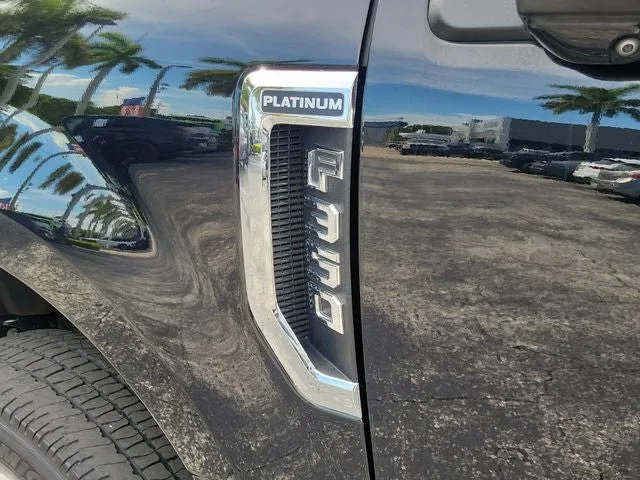 2022 Ford F-350SD Platinum DRW photo 12