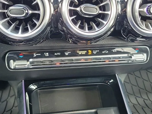 2023 Mercedes-Benz GLB GLB 250 photo 19