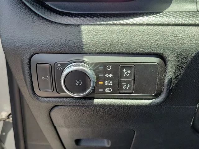 2023 Ford Explorer ST-Line photo 13