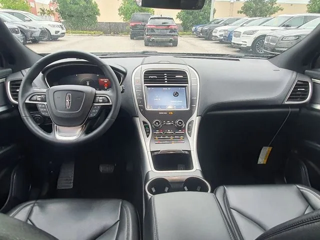 2020 Lincoln Nautilus Standard photo 31