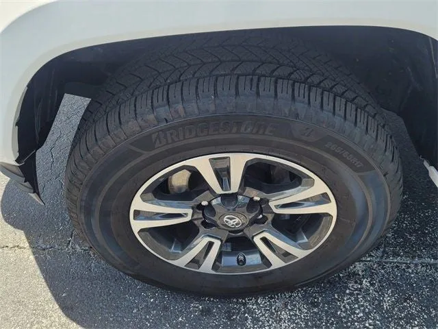 2018 Toyota Tacoma TRD Sport V6 photo 8
