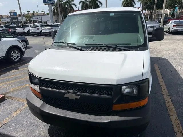 2014 Chevrolet Express 2500 Work Van Cargo photo 2