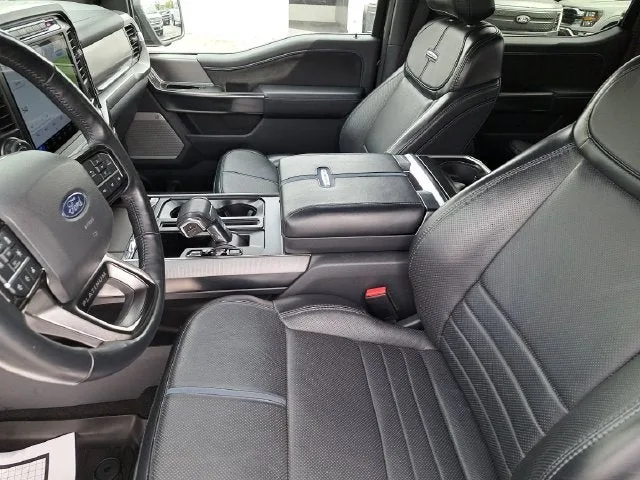 2024 Ford F-150 Platinum photo 16