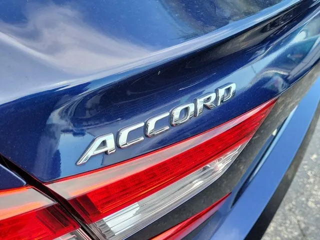 2019 Honda Accord LX photo 5