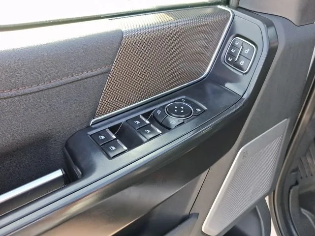 2021 Ford F-150 Raptor photo 16