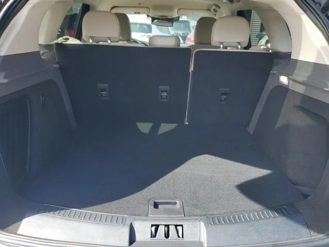 2023 Lincoln Corsair Standard photo 8