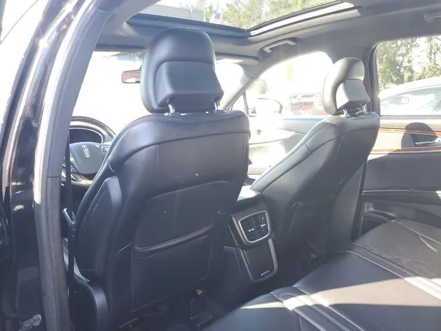 2017 Lincoln MKX Reserve photo 11