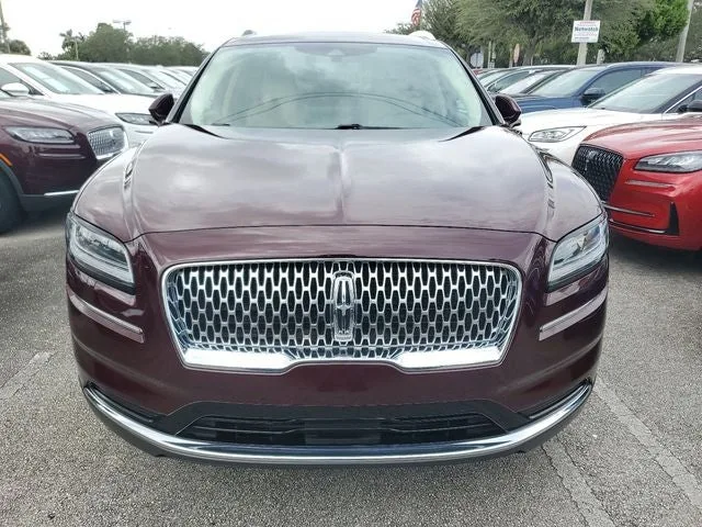 2021 Lincoln Nautilus Standard photo 2