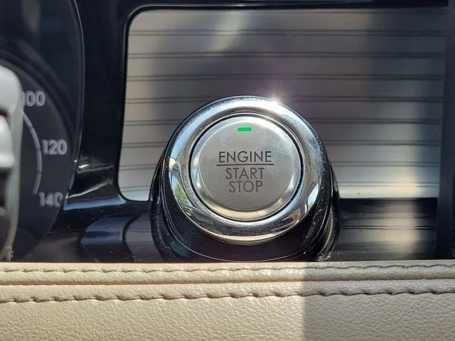 2022 Lincoln Corsair Standard photo 25