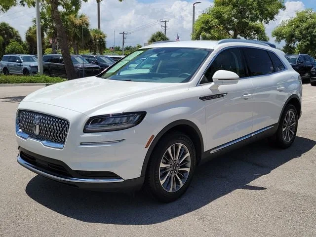 2023 Lincoln Nautilus Standard photo 3