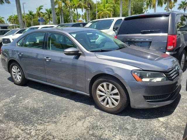 2012 Volkswagen Passat 2.5 S photo 2
