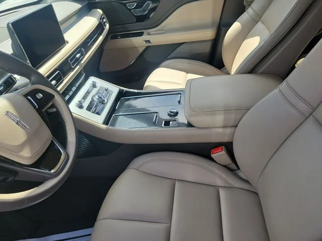 2024 Lincoln Aviator Premiere Premium photo 12