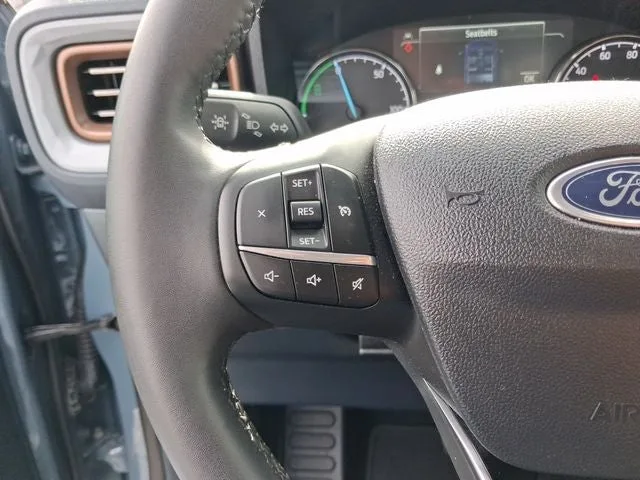 2023 Ford Maverick Lariat photo 17