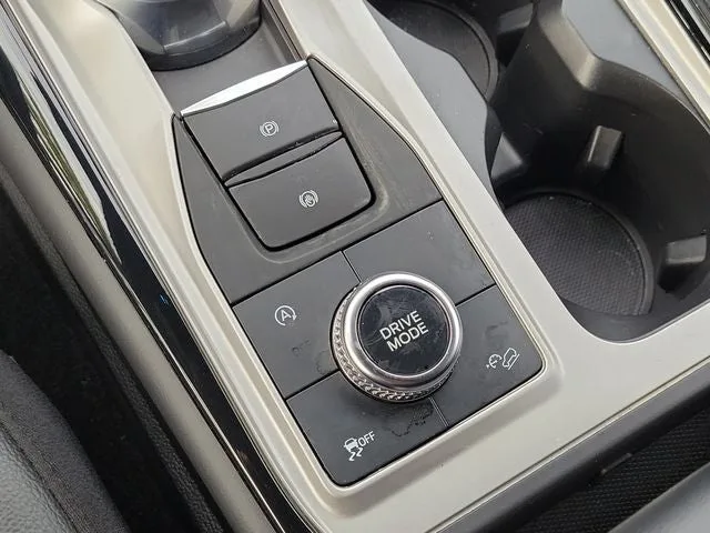 2023 Ford Explorer ST photo 28