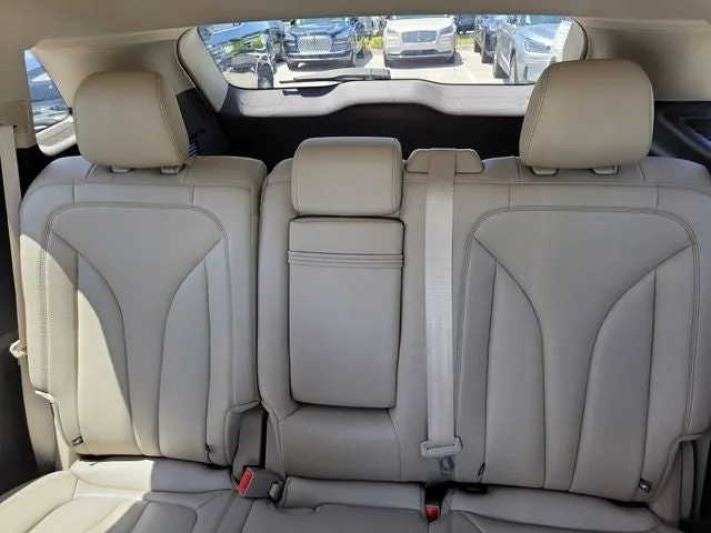 2023 Lincoln Nautilus Standard photo 11