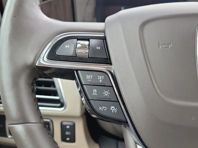 2022 Lincoln Navigator L Reserve photo 21