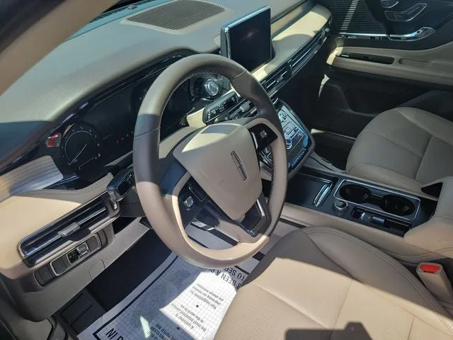 2020 Lincoln Corsair Standard photo 18