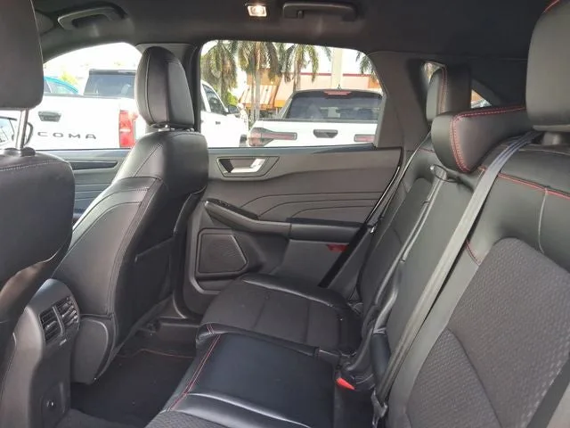 2023 Ford Escape ST-Line photo 7