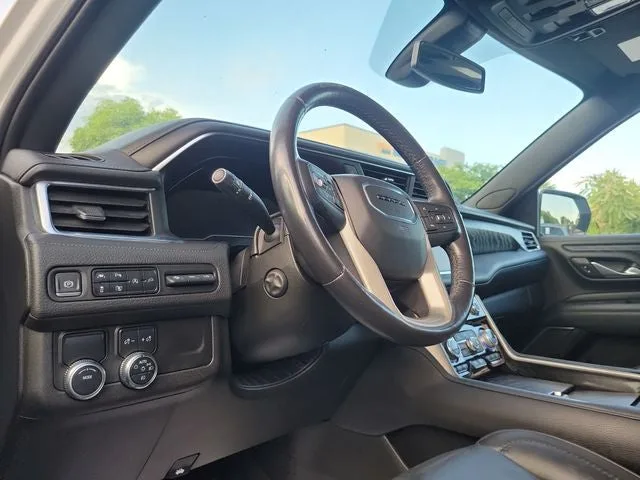 2022 GMC Yukon Denali photo 12