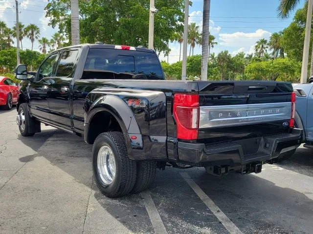 2022 Ford F-350SD Platinum DRW photo 4