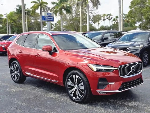 2022 Volvo XC60 B5 Inscription photo 2