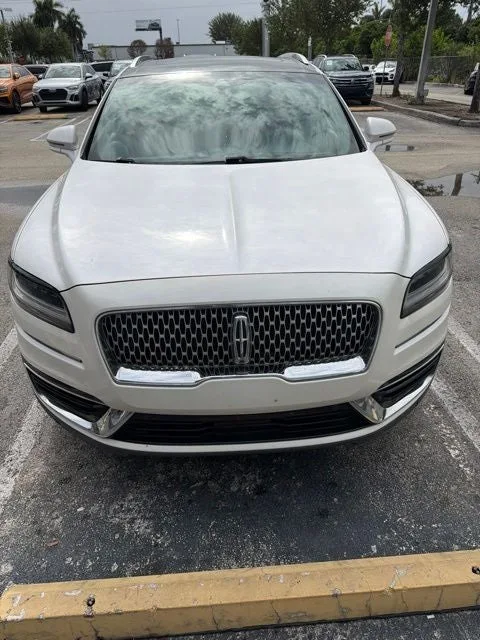2019 Lincoln Nautilus Reserve photo 2