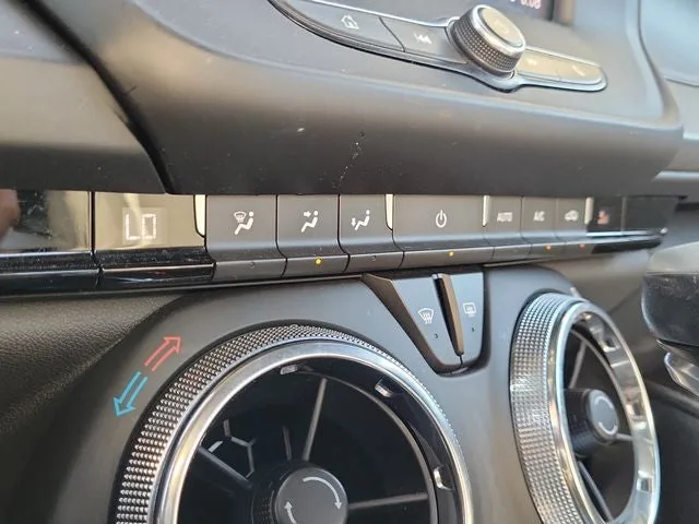 2020 Chevrolet Camaro 1LT photo 27