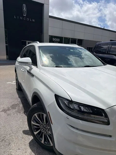 2022 Lincoln Nautilus Standard photo 5