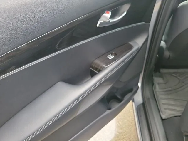 2019 Kia Sorento LX photo 9