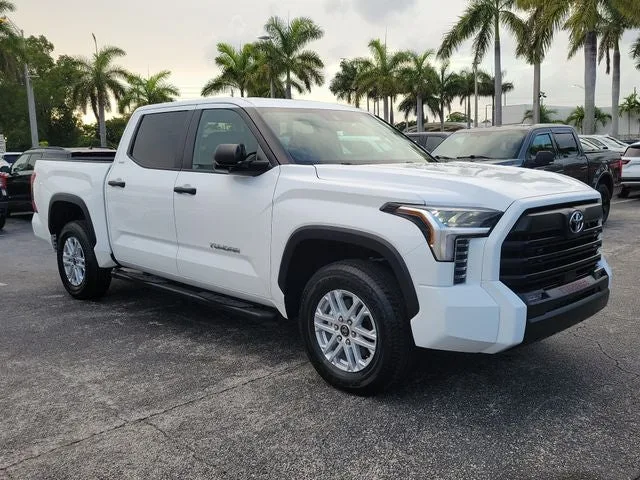 2024 Toyota Tundra SR5 photo 2