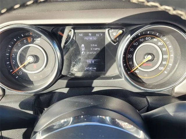 2020 Jeep Gladiator Sport photo 13