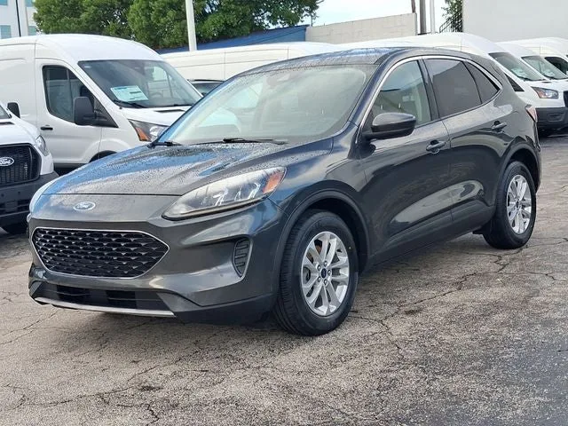 2020 Ford Escape SE photo 2
