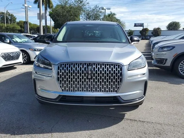 2023 Lincoln Corsair Standard photo 2