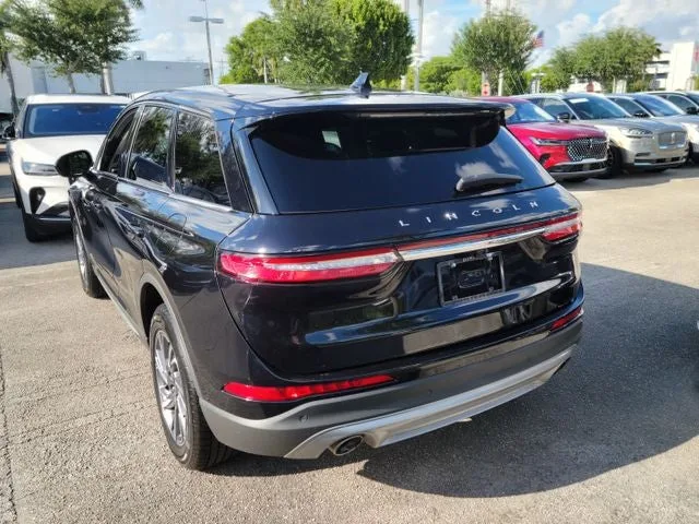 2023 Lincoln Corsair Standard photo 4