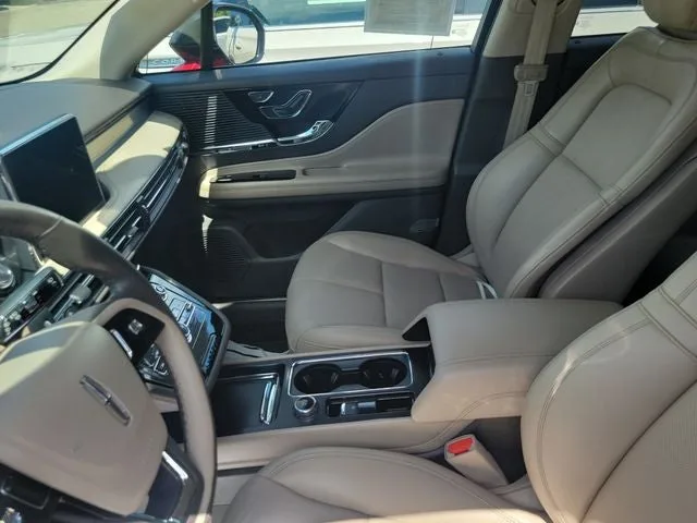 2020 Lincoln Corsair Standard photo 19
