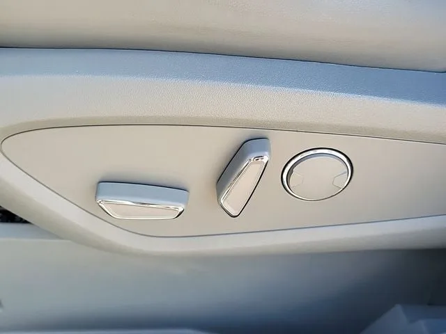 2019 Lincoln Nautilus Reserve photo 12