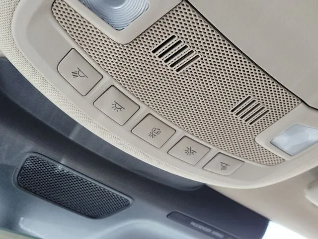 2023 Lincoln Nautilus Standard photo 31