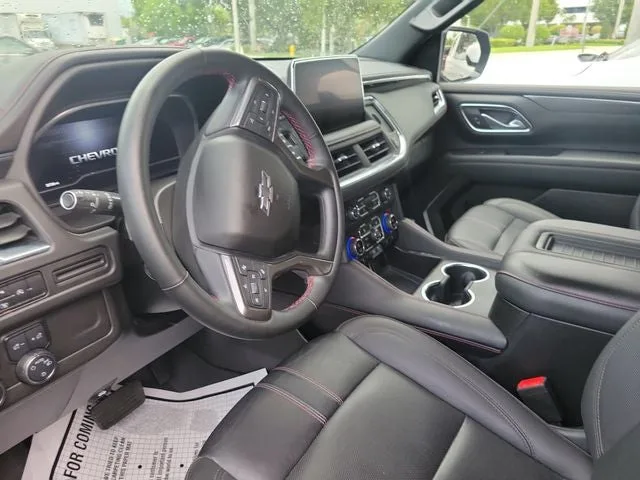 2023 Chevrolet Suburban RST photo 12
