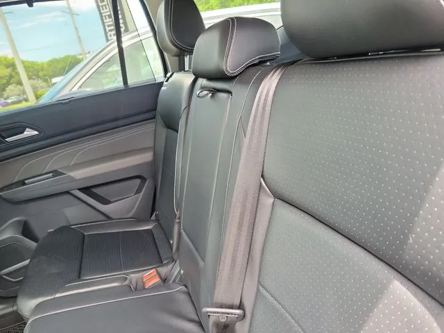 2022 Volkswagen Atlas 2.0T SE w/Technology photo 11