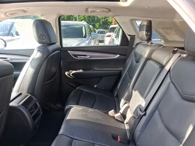 2017 Cadillac XT5 Premium Luxury photo 6