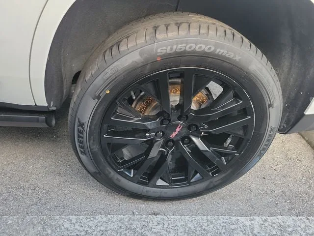 2022 GMC Yukon Denali photo 11