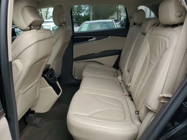 2019 Lincoln Nautilus Select photo 11