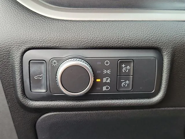 2022 Ford Explorer XLT photo 12
