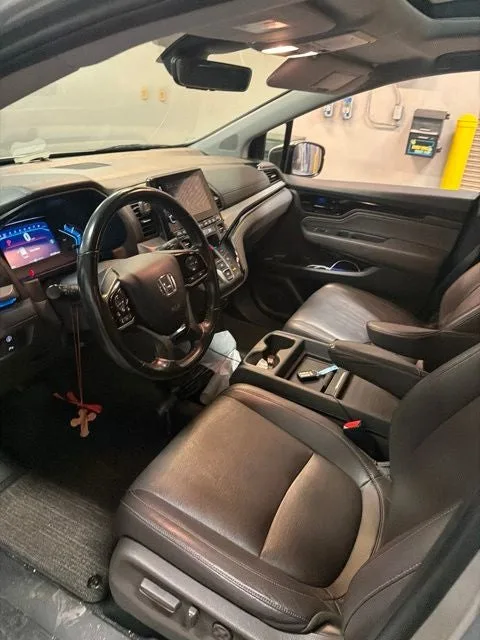 2022 Honda Odyssey Touring photo 4